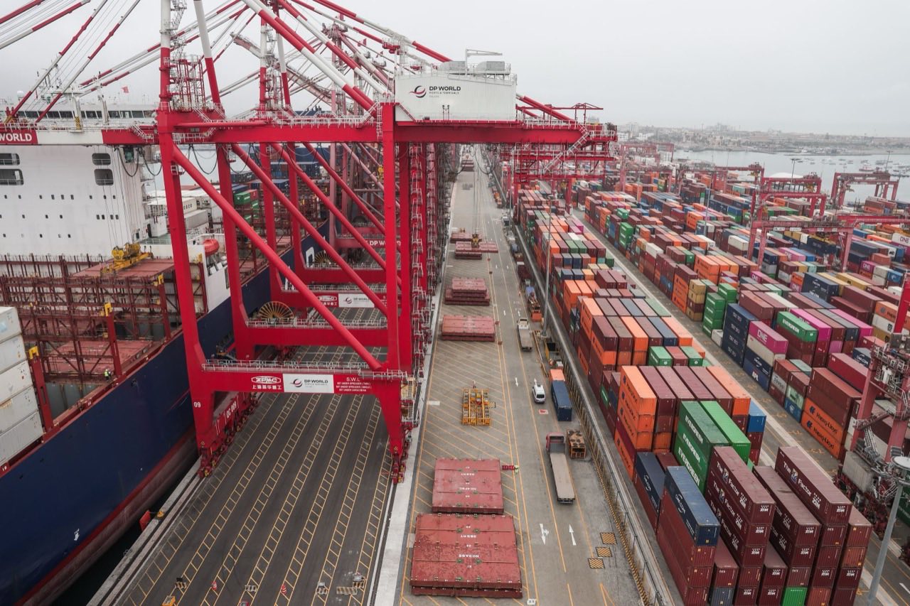 Muelle Sur del Puerto del Callao — terminal de contenedores y grúas pórtico, comercio exterior